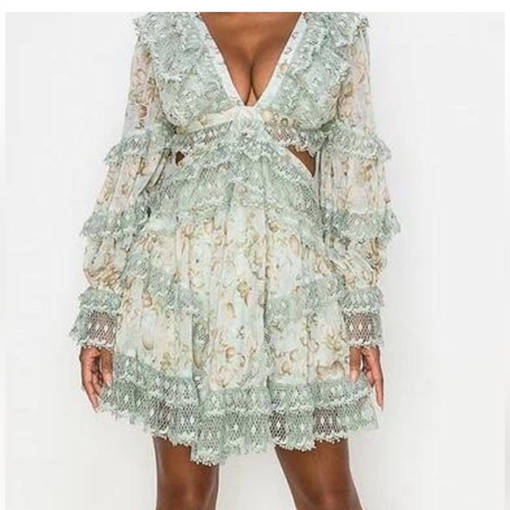 Chic Green Long Sleeve Dress with Elegant Design